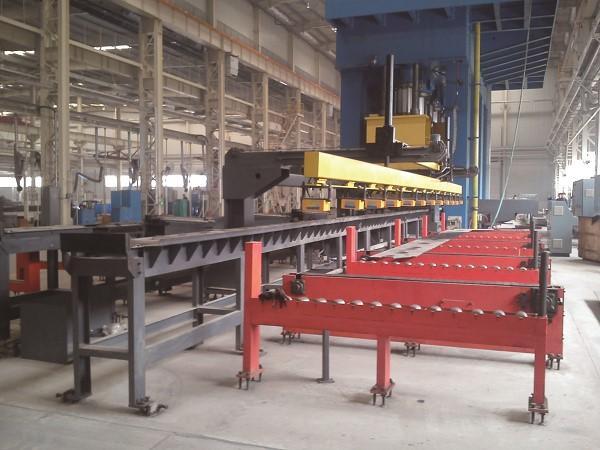 山東拓維機械制造有限公司，汽車大梁沖，汽車小梁沖，鋼模板沖孔，鋼模板加工設(shè)備，汽車橫梁沖，數(shù)控平板沖孔機，中厚板數(shù)控沖床，數(shù)控沖鉆復(fù)合機，汽車縱梁沖，縱梁自動化生產(chǎn)線，中厚板沖割復(fù)合機，平地機刀片沖鉆生產(chǎn)線