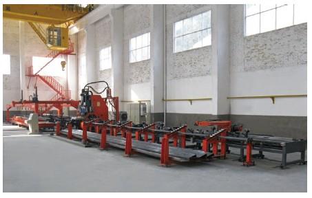 山東拓維機(jī)械制造有限公司，汽車大梁沖，汽車小梁沖，鋼模板沖孔，鋼模板加工設(shè)備，汽車橫梁沖，數(shù)控平板沖孔機(jī)，中厚板數(shù)控沖床，數(shù)控沖鉆復(fù)合機(jī)，汽車縱梁沖，縱梁自動化生產(chǎn)線，中厚板沖割復(fù)合機(jī)，平地機(jī)刀片沖鉆生產(chǎn)線